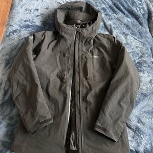 Marmot Women’s Skiing Jacket, SIZE LARGE